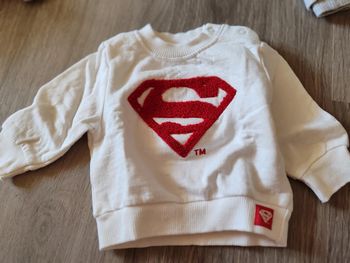 Pull bébé superman