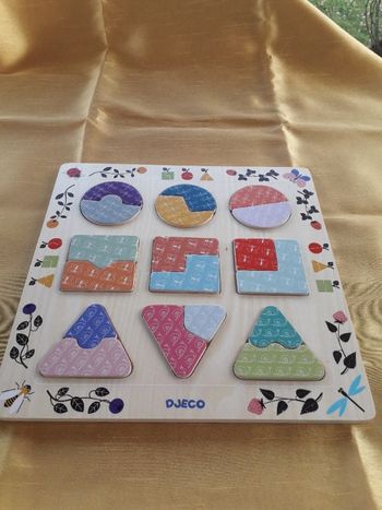 Puzzle bois  formes géométriques djeco