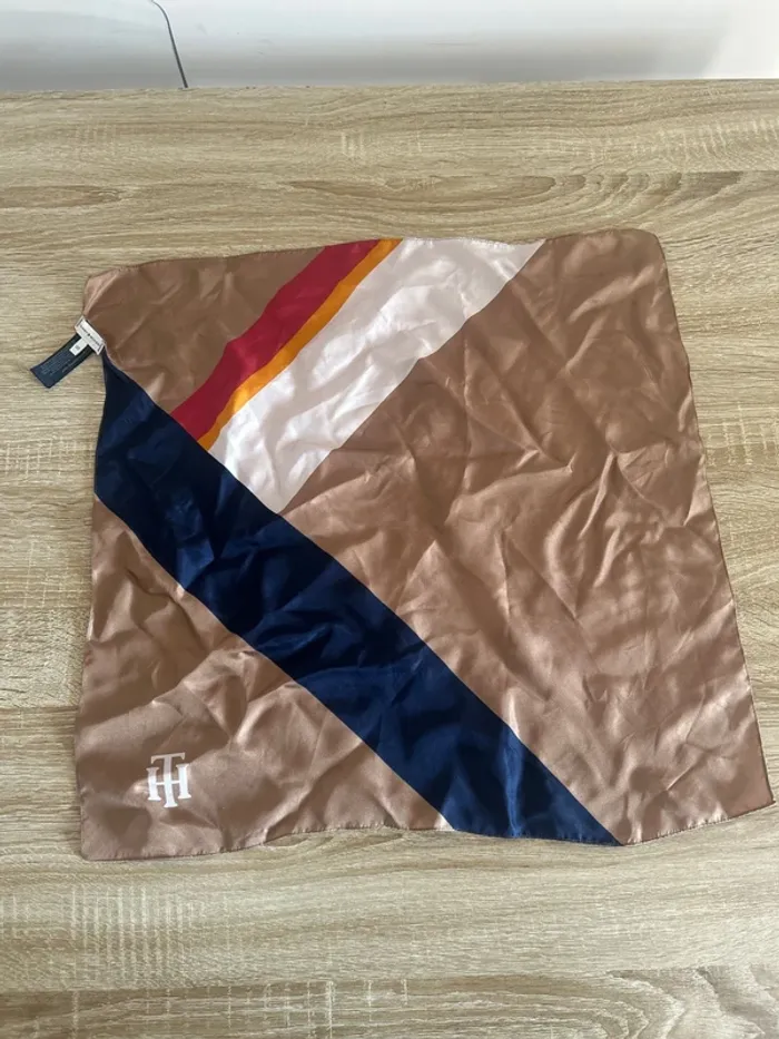 Carré de soi Tommy Hilfiger