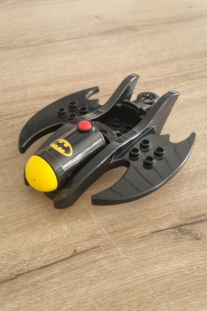 Batwing de Batman Lego Duplo - photo numéro 3