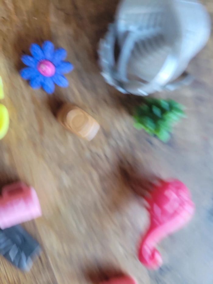 Lot accessoires pour poupée style barbie tenue main - photo numéro 8