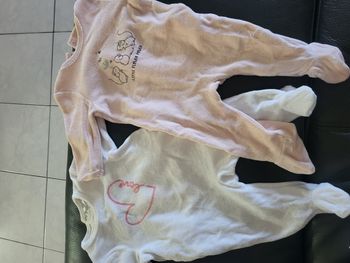 Lot de 2 pyjamas en velours taille 3 mois