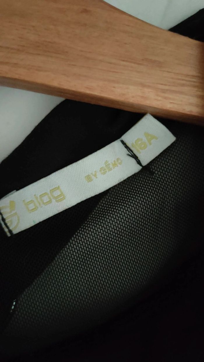 Haut noir - photo numéro 4