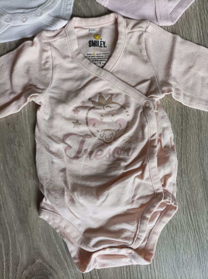 Lot de 3 bodies 1 mois - photo numéro 3