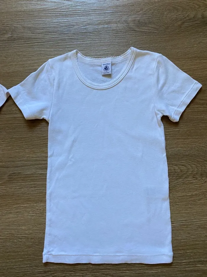 Lot 2 tee shirts sous vêtements Petit Bateau 8 ans - photo numéro 3