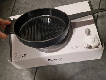 Poêle à griller en fonte NEUVE