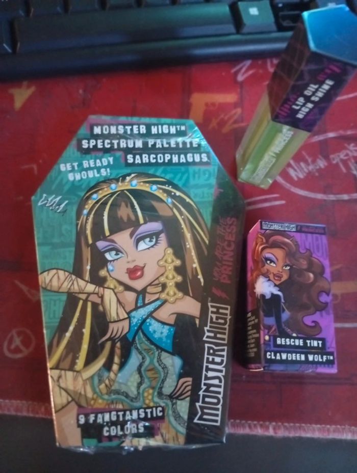 Lot maquillage Monster High Claudeen et Cléo de nile neuf