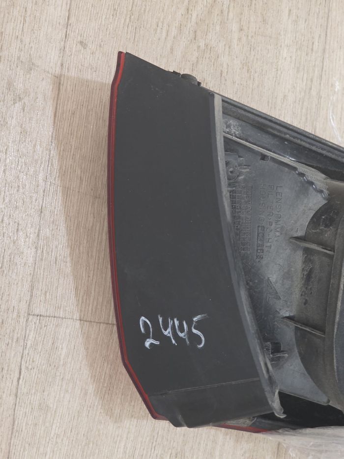 Feu arrière droit SEAT Ibiza IV ST (2008-2017) – côté caisse - photo numéro 8