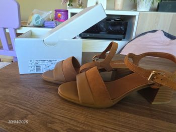 Superbes sandales geox