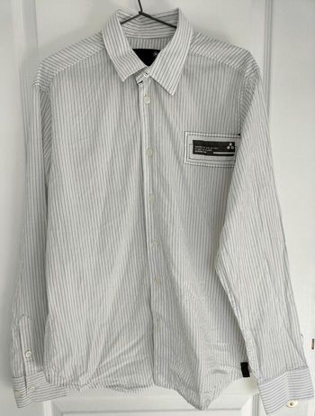 Chemise blanche et rayée