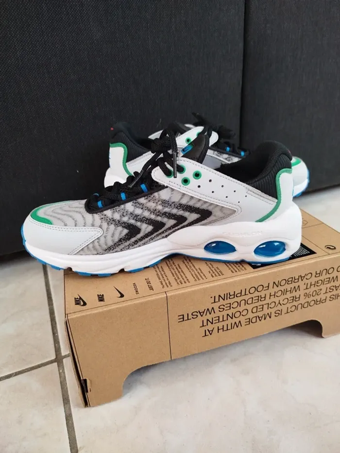 Basket Nike Air Max TW pointure 39 - photo numéro 3