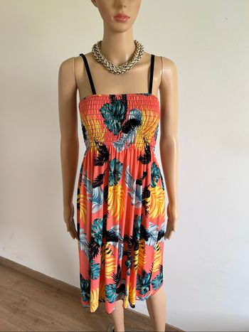Robe d’été à bretelles taille XL/XXL jamais portée (taille petit)