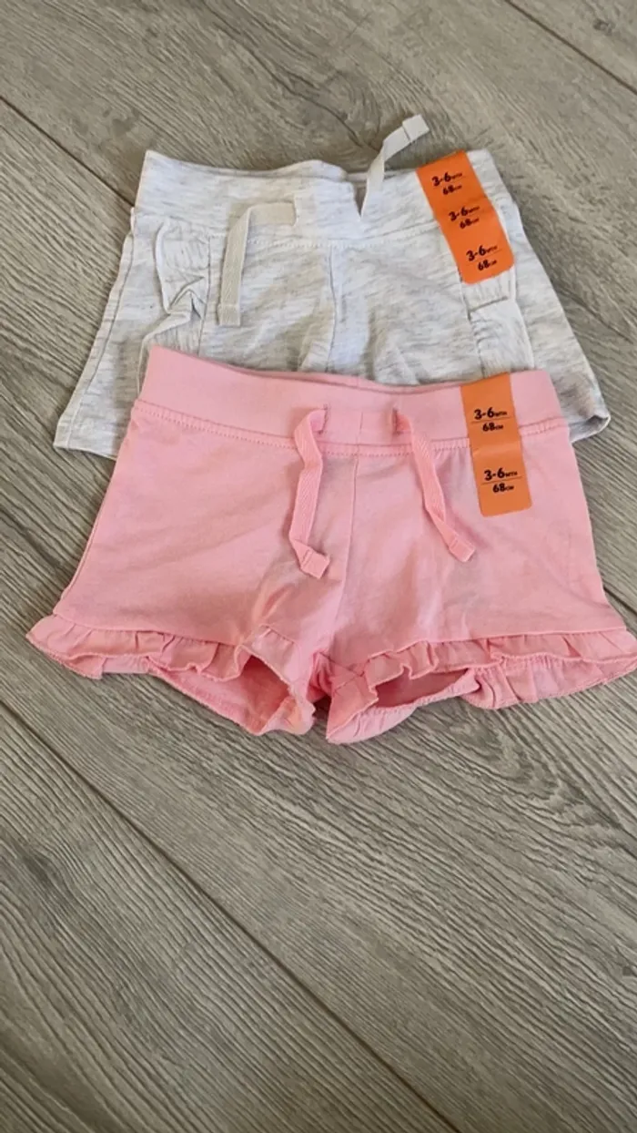 Lot 2 short 3/6mois