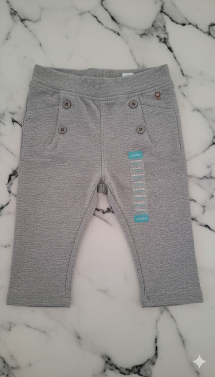 Jogging gris neuf avec étiquettes ( okaidi 6 mois)
