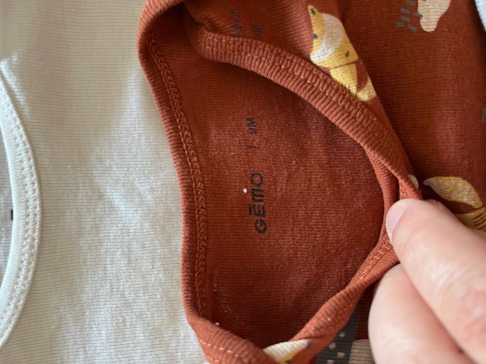 Lot de 3 bodies bébé garçon taille 9 mois - photo numéro 3