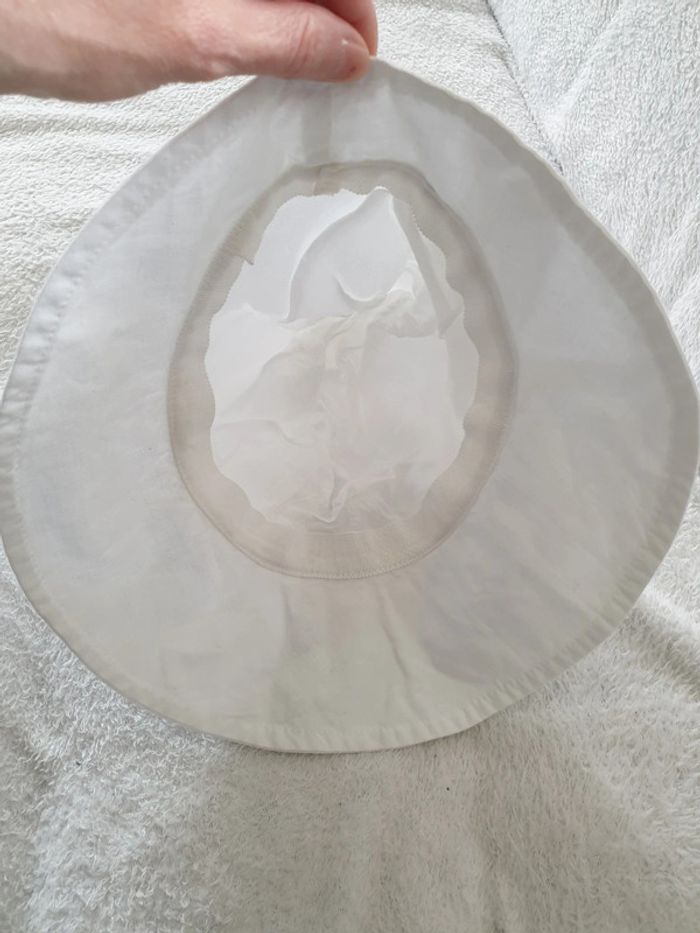 Chapeau blanc environ 50cm neuf - photo numéro 4