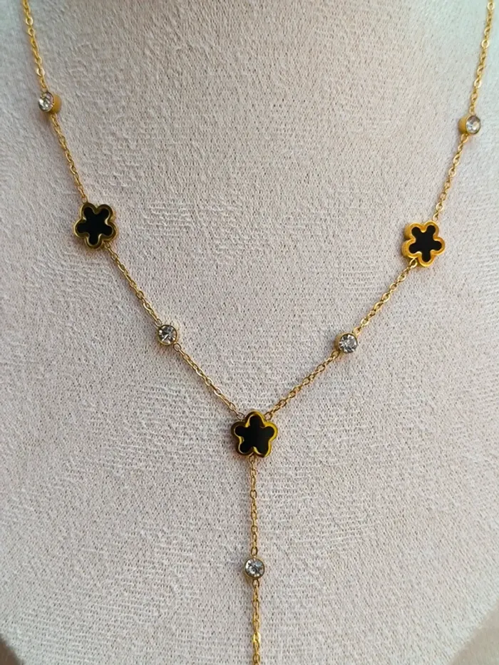 Pendentif doré en Y avec trèfles noirs nacrés - photo numéro 4