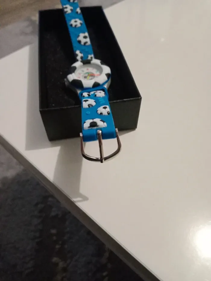 Montre ronde motifs ballon de foot - photo numéro 4