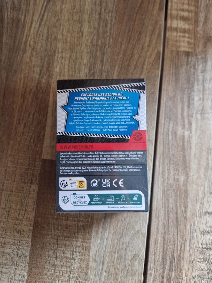 Bundle Pokemon Ecarlate et Violet - photo numéro 3