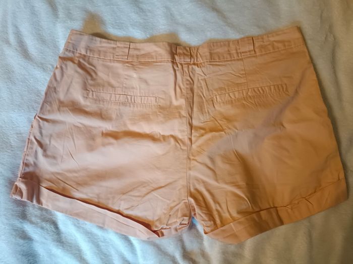 Short femme H&M – Taille 44 - photo numéro 4