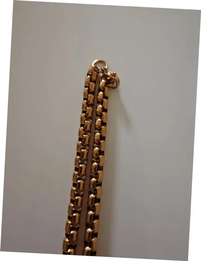 Collier chaîne gourmette dorée à maillons carrés 💎 Élégance vintage, tendance - photo numéro 3