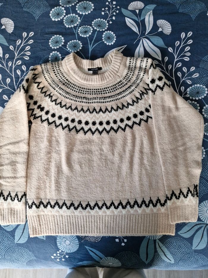 Pull femme/fille NEUF taille M Esmara