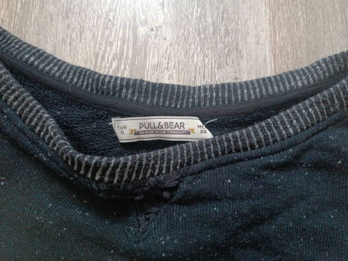 Pull Pull and Bear noir 36 - photo numéro 3