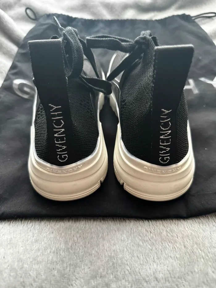 Basket Givenchy taille 33 - photo numéro 4