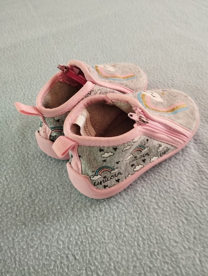 * paire de chaussons Licornes arc-en-ciel T22 Kiabi - photo numéro 3