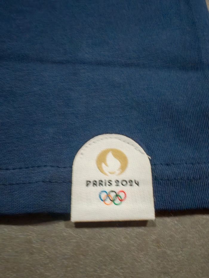 Tshirt paris 2024 taille 10 ans - photo numéro 2