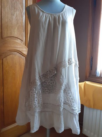 Robe dentelle légère