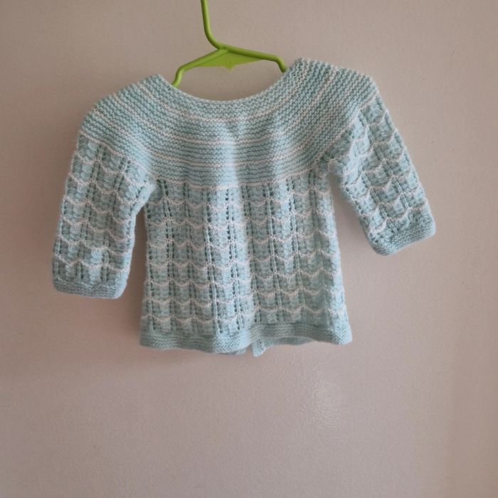 6/9 mois gilet turquoise blanc fait main - photo numéro 2