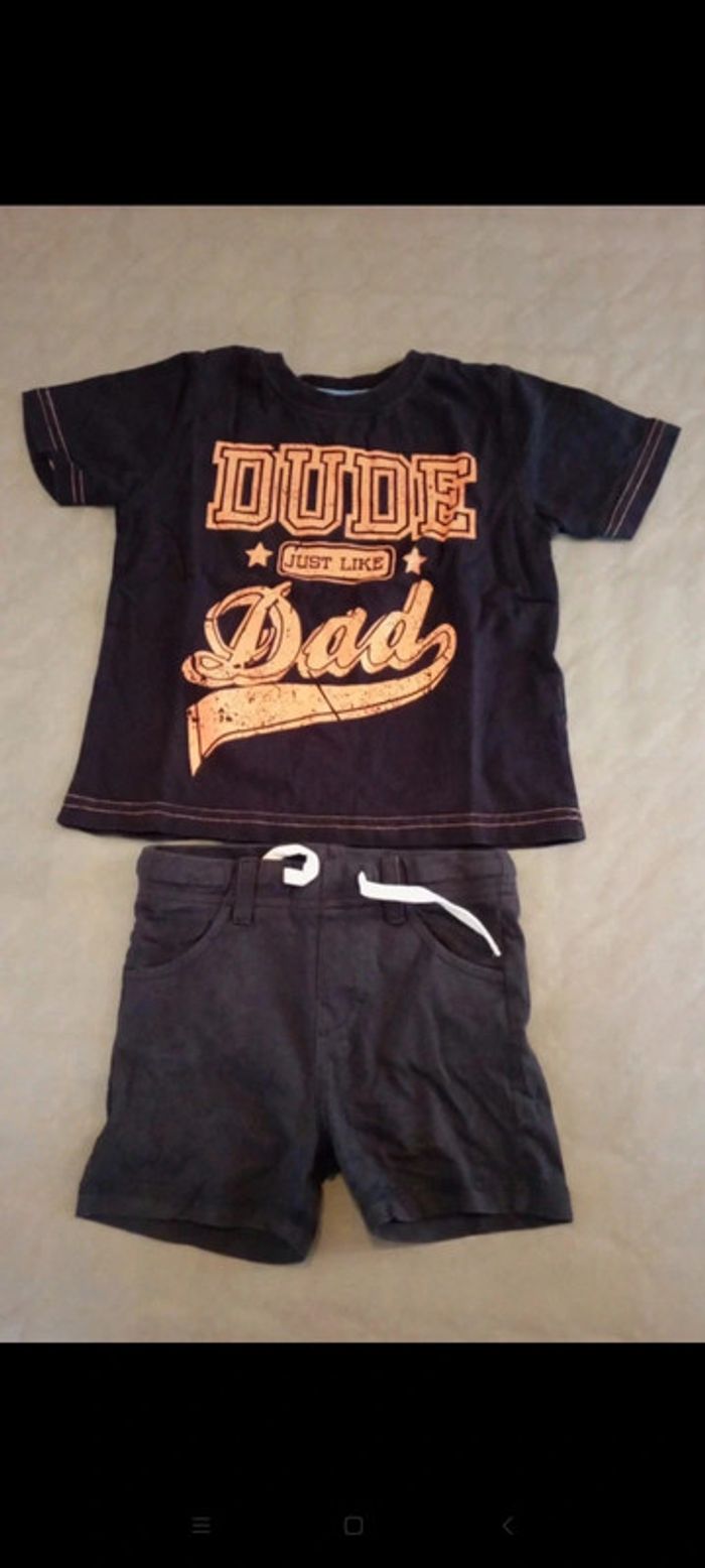 Ensemble short et t-shirt taille 2 ans en très bon état