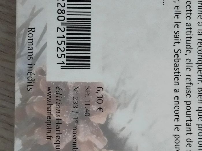 2en1 romans inédits Un noël avec toi et Aussi brûlant qu'un souvenir - 7577569075 - photo numéro 5