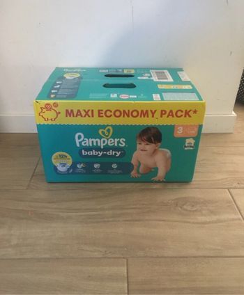 136 couches Pampers baby dry taille 3