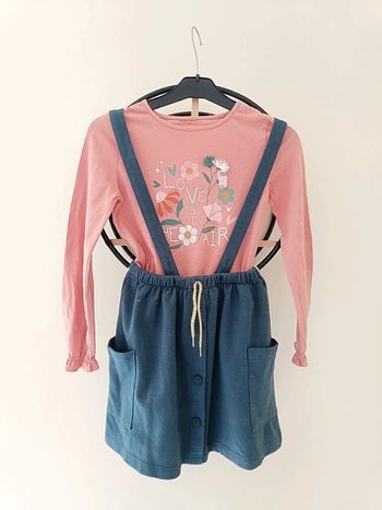 8 ans ensemble Kiabi teeshirt et jupe a bretelles