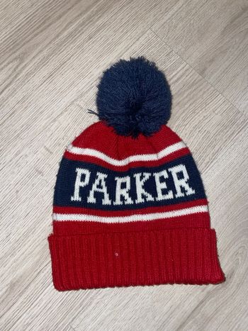 Bonnet rouge et bleu en laine avec pompom wap two tony Parker