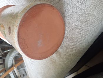 Brique à vin en terre cuite – Le Petit Potier – Modèle "La Partie de Pétanque"