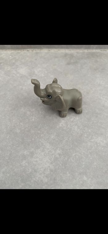 Figurine Eléphant Kinder