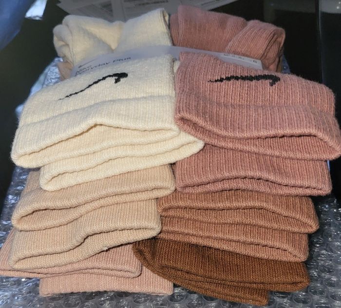 Lot de 6 paires de chaussettes Nike
neuf taille 46-50 ( la couleur ne
convient pas à mon fils😥) voir les couleurs - photo numéro 2