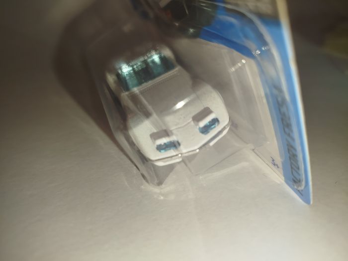 Hot Wheels '72 Stingray Convertible 2024 - photo numéro 4