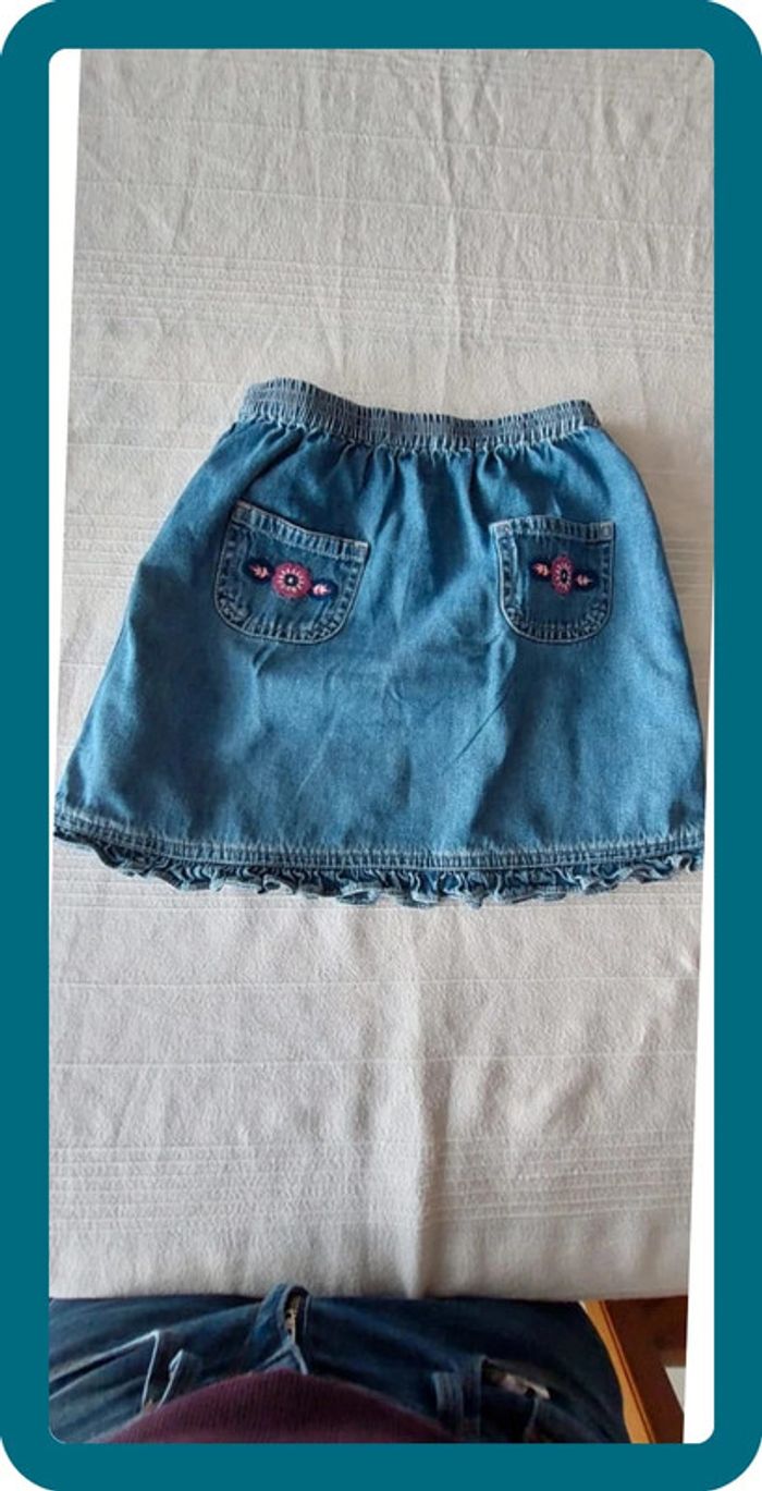 Jolie jupe en jean - photo numéro 2