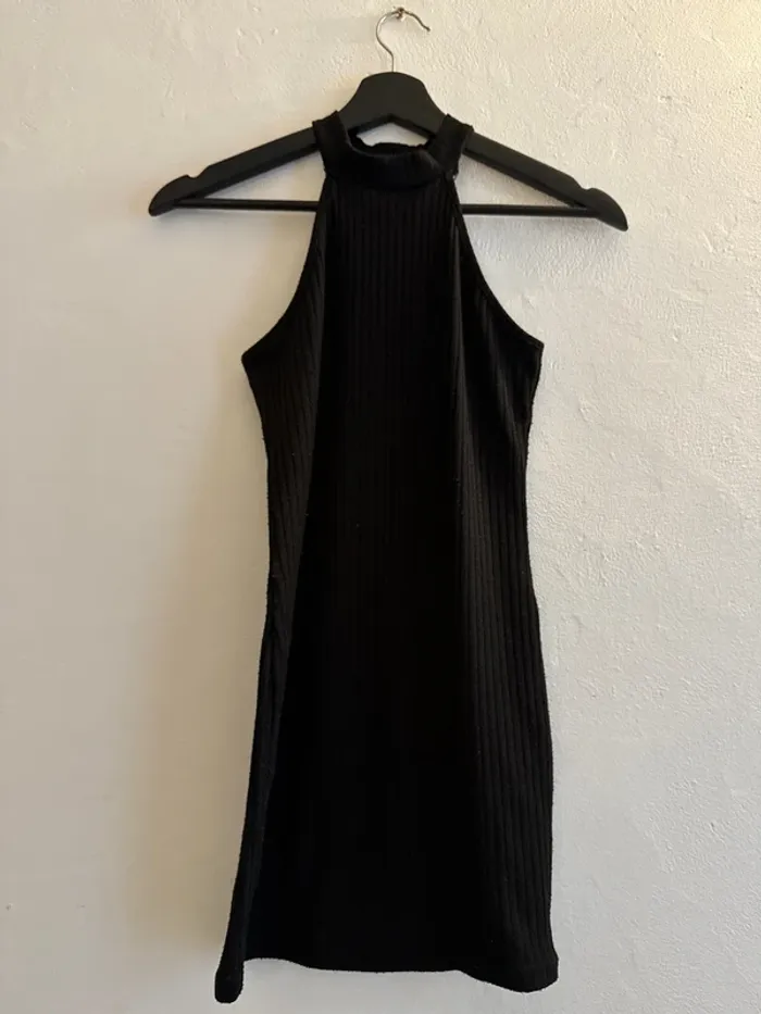 Lot deux robes 10 ans une orange et une noir - photo numéro 2