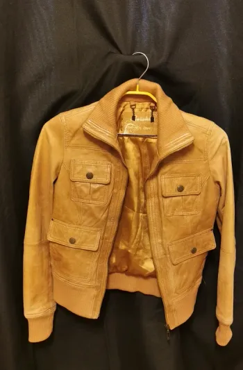 Veste en cuir bershka