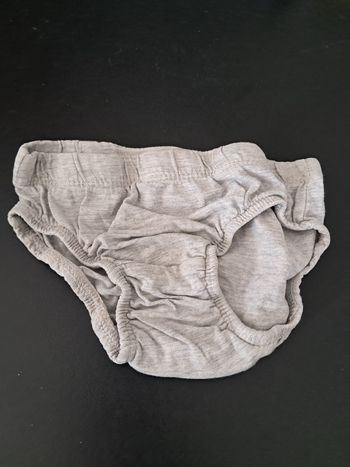 1 slip primark taille 3-4 ans