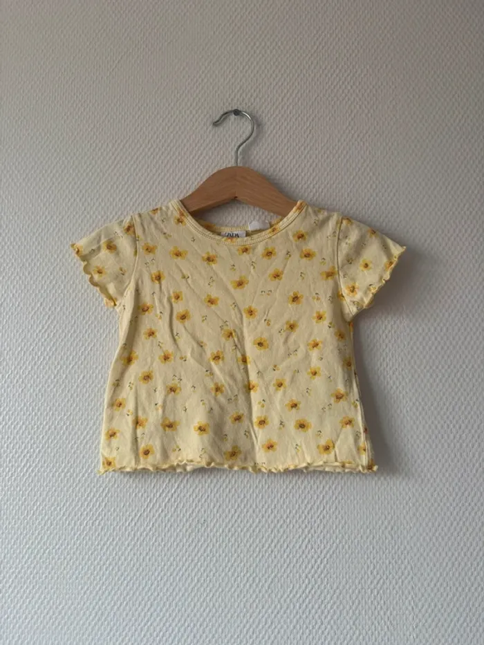 Tee shirt fleuri manches courtes