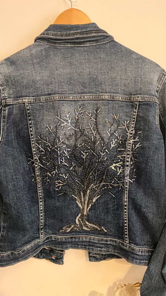 Superbe veste en jean dessin en sequins au dos 🤍🤍 - photo numéro 7