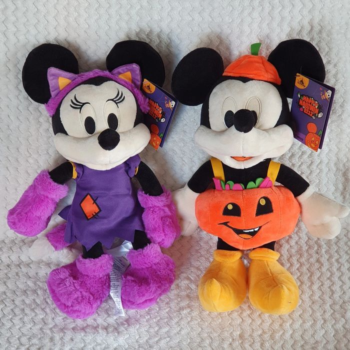 Peluche disney plush Halloween 2022 mickey minnie monstres