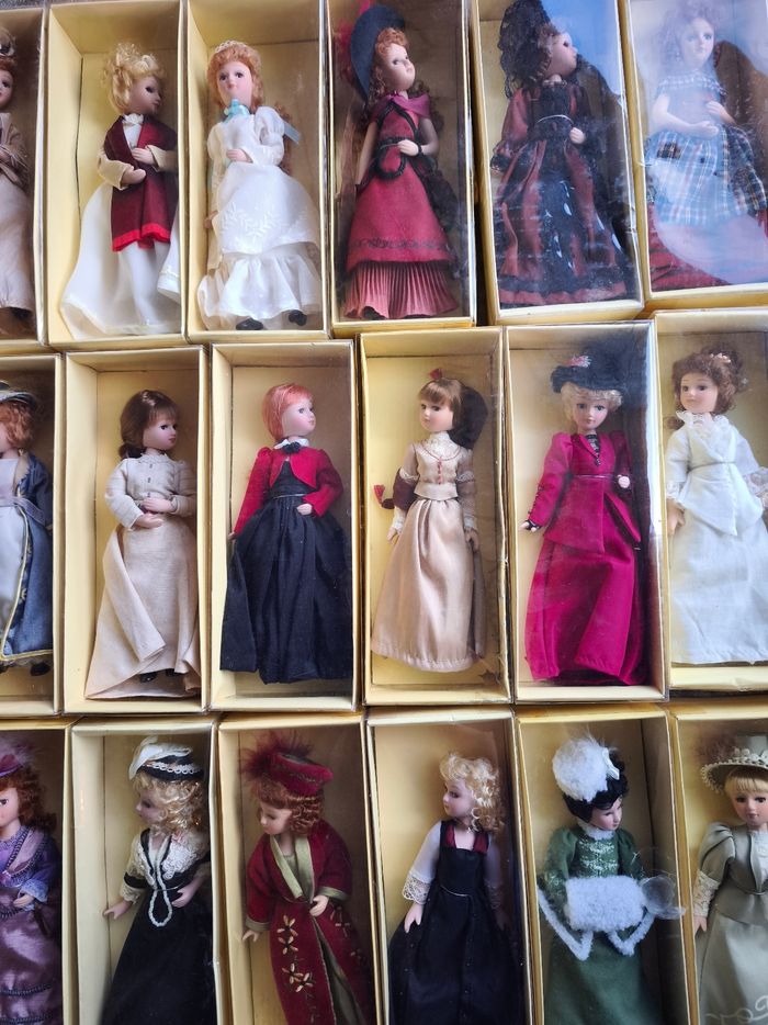 Lot de 33 poupées Éditions Atlas - photo numéro 3