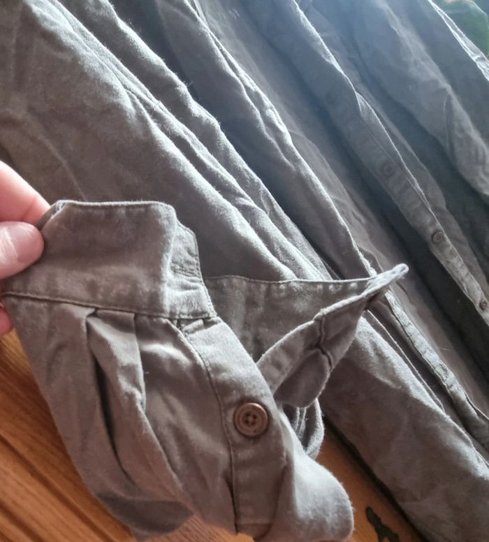 Robe en jean kaki manches longues manque 1 bouton sur unemanche neuve jamais portées - photo numéro 3
